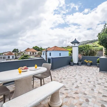 Apartment Salsa I